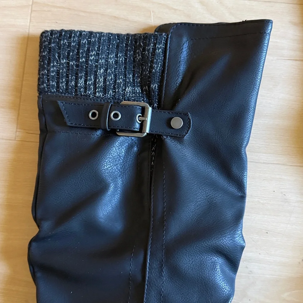 WOMENS KNEE HIGH BLACK SWEATER WESTERN RIDING BOOTS VEGAN LEATHER EUC SZ 8.5